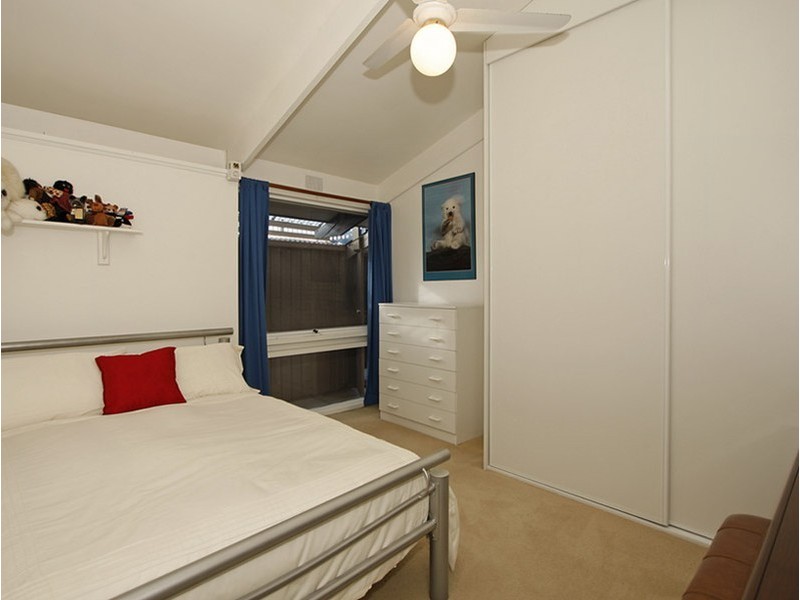 4 Illawarra Court, West Lakes Shore SA 5020